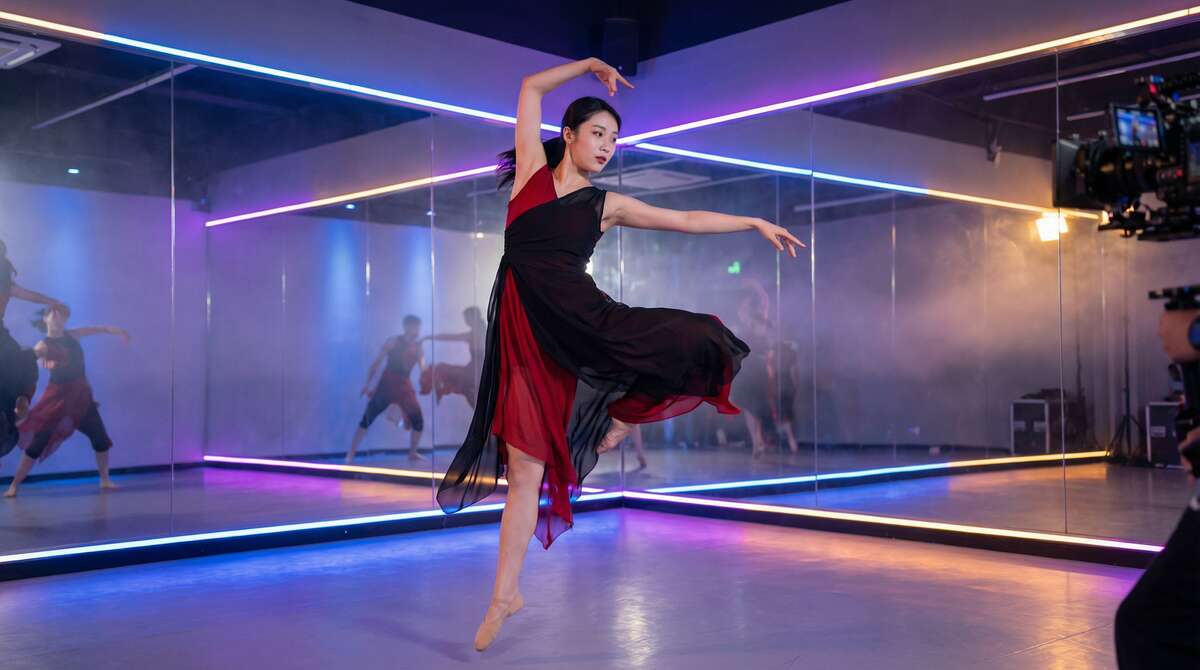 大象传媒舞蹈视频表演